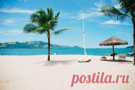 Названы доступные россиянам безвизовые страны на лето. Россиянам назвали страны, доступные для отдыха в летний период без необходимости оформлять загранпаспорта или визы. Так, в список государств для пляжного отдыха с упрощенным въездом для россиян входят Абхазия, Азербайджан, Албания, Аргентина, Бразилия, Венесуэла, Вьетнам, Грузия, Доминикана и другие страны.