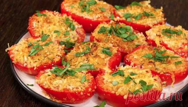 Смешиваем хлебные крошки с сыром и запекаем с помидорами: праздничная закуска за полчаса | Кухня наизнанку | Пульс Mail.ru Вкусная закуска из помидоров. Фаршированные помидоры с сыром и хлебом. Простой рецепт праздничной закуски