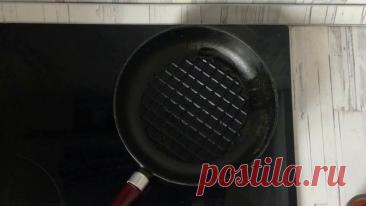 Филе бедра индейки на сковороде  Жареное ФИЛЕ БЕДРА ИНДЕЙКИ без костей на сковороде #ИзБедраИндейки #ПростойРецепт #1000menu Красивое блюдо для будней и праздников! Попробовав это филе бедра индейки жареное на сковороде, вы наверняка подумаете, что ничего вкуснее еще не ели. Ароматный маринад обволакивает мясо со всех сторон, делает его сочным и аппетитным. Как приготовить филе бед