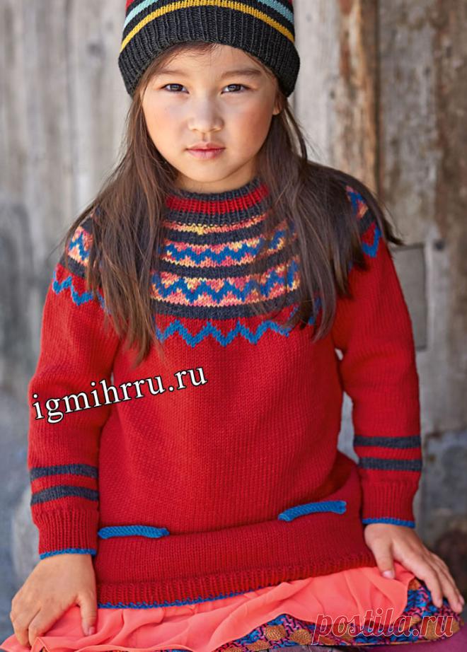 Для девочки 5-9 лет. Красный пуловер с круглой жаккардовой кокеткой. Вязание спицами для детей