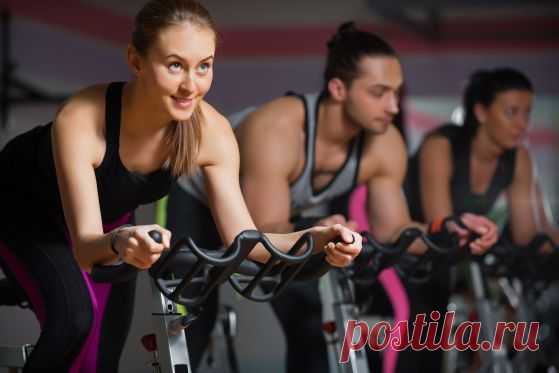 Кардио для жиросжигания: как выстроить занятие на велотренажере, степпере и эллипсе :: Как правильно :: JV.RU
