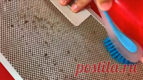 Очистил жироулавливающий фильтр для вытяжки. Простой способ, 5 минут и исчез весь застаревший жир... Постепенно, по мере накопления грязи на решетке просвет ячеек сужается, и их пропускная способность ухудшается. И чтобы этого не происходило, воздушный фильтр необходимо мыть хотя бы раз в три месяца.