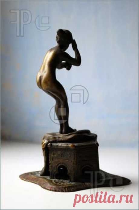 Picture Of Bronze Statuette Nyu. Stock Image To Download at FeaturePics.com