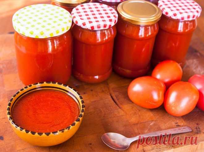 Домашний кетчуп - выход около 3 л вкусного соуса к мясу, макаронам, гречке или как заправка в суп... Рецепт с яблоками и пряностями.