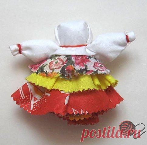 Обережную куклу добрых вестей Колокольчик еще называют Валдайским колокольчиком, так как родина куклы — Валдай.

Кукла проста в изготовлении, и обережная суть её всем понятна: приносить в дом радость и хорошее настроение. Колокольчик несёт в себе закон гармонии. На кукле три юбки как три тела. А когда телу хорошо, на душе радость и дух спокоен, когда между ними лад, это и есть счастье. Звонкий колокольчик напоминает о праздничных тройках со звенящими под дугой колокольчика...