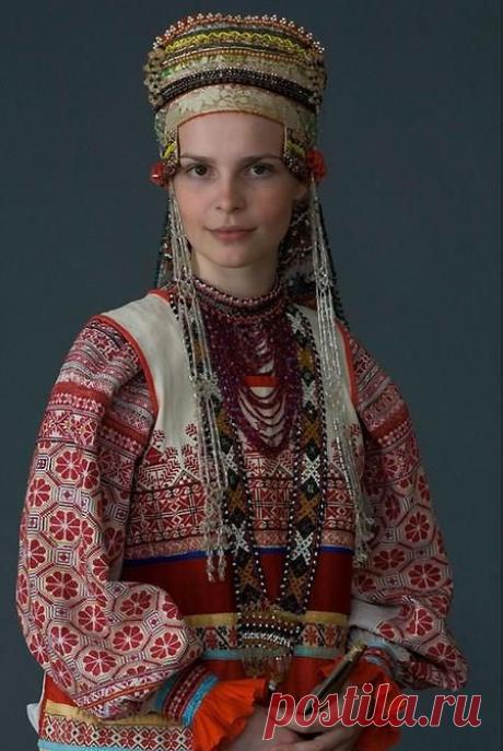 Праздничный костюм Орловской губернии, село Дорожово.
Начало ХХ века.