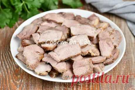 Очень вкусная закуска из вареного или запеченного мяса, которая точно удивит ваших гостей