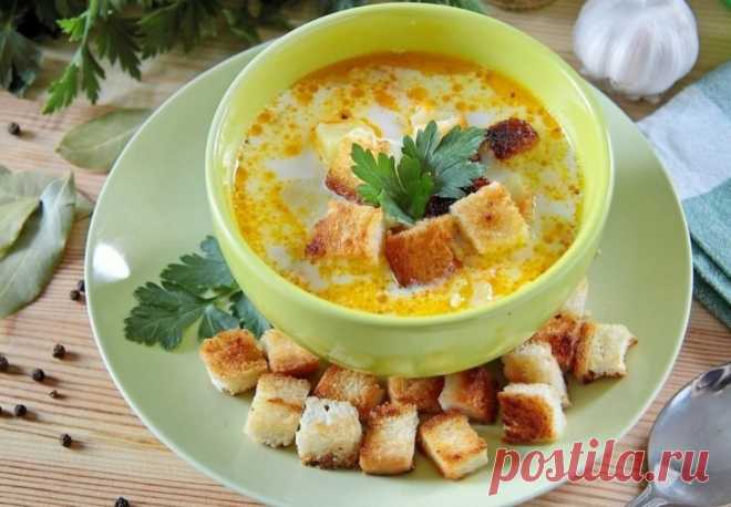 ✅СУП С КУРИЦЕЙ, РИСОМ И ПЛАВЛЕНЫМ СЫРОМ

 ИНГРЕДИЕНТЫ:
- Курица — 200 Грамм
- Картофель — 3-4 Штук
- Рис — 80 Грамм
- Морковь — 1 Штука
- Лук — 1 Штука
- Сыр плавленый — 200 Грамм
- Хлеб — 4 Ломтика
- Вода — 1,5 Литра
- Соль — По вкусу
- Растительное масло — По вкусу