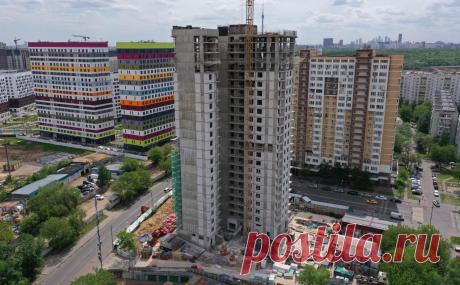 Чиновники предложили упростить вырубку деревьев на стройках с госучастием. При возведении дорог, аэропортов и других значимых объектов, по мнению Минстроя, необходимо пересмотреть регламент вырубки деревьев: это можно делать еще до получения разрешения на стройку и без согласования местных властей