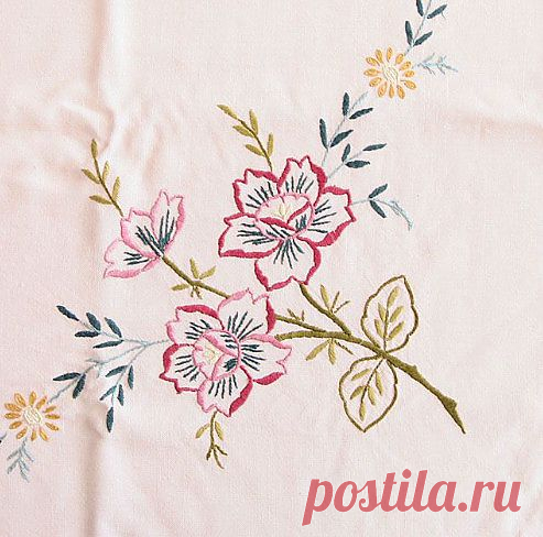 Скатерть "Весеннее настроение", вискоза, ручная вышивка. 125 х 125 см. Великобритания, 1950-е гг.