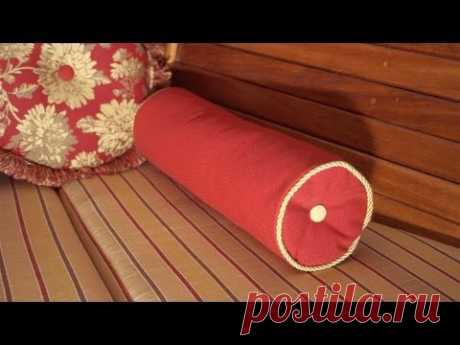 How to Make a Neckroll Pillow with Piping