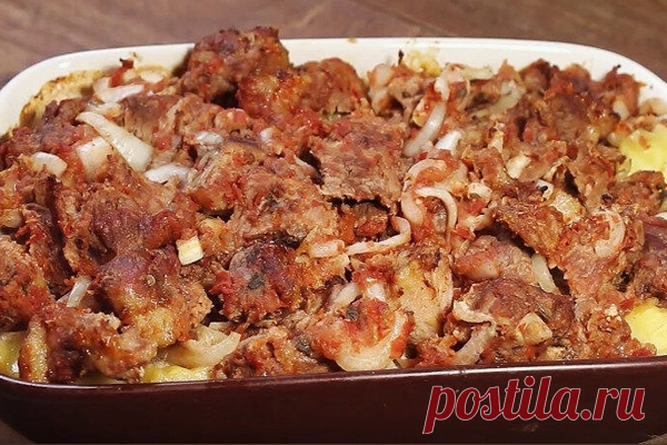 Мясо по-грузински - КУХНЯ МИРА Познакомьтесь с отличным рецептом приготовления мяса с картофелем. Мало кто так готовит, а зря. Это очень вкусно! Ингредиенты: Говядина или свинина — 0,5 кг Лук — 1-2 шт Аджика — 2-3 ст.л. Соль Картофель — 4-5 шт. Растительное масло 2 ст.л. Приготовление мяса по-грузински 
 
 Сначала подготовим лук. Чем больше лука тем будет вкуснее. […]