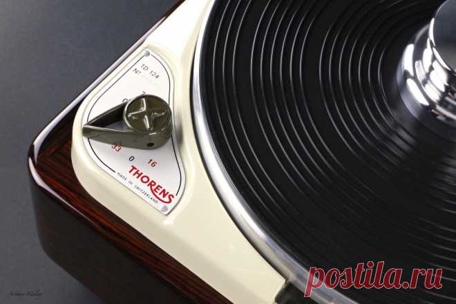 Thorens TD124 Statement Long-Base turntable