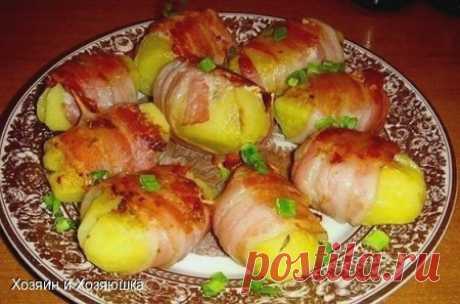 КАРТОФЕЛЬ С МЯСНОЙ НАЧИНКОЙ В БЕКОНЕ.