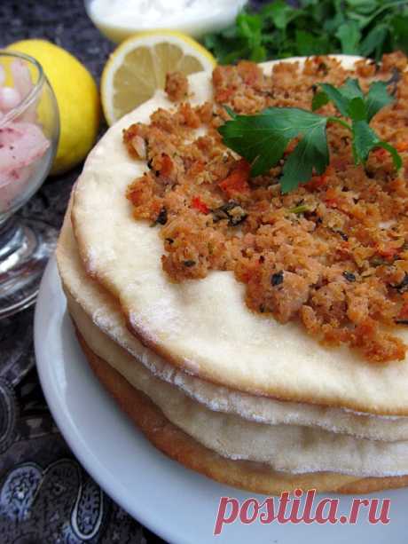 Постигая искусство кулинарии... : Турецкая пицца "Лахмаджун" (Lahmacun)