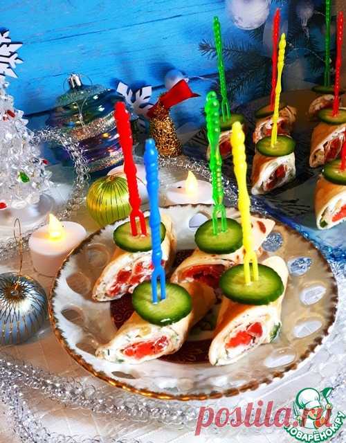 Блинные рулетики с творожным сыром и красной рыбой