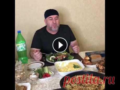 САЛАТ С АНАНАСОМ/ нежный салат/ вкусный/ готовим/ Ладушка готовит Ну и вОот...