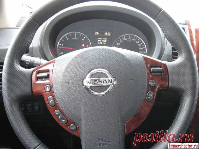 Nissan X-Trail декорирование под дерево аля "корельская береза"