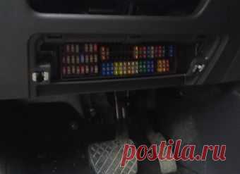 Предохранители и реле в Volkswagen Polo (седан)