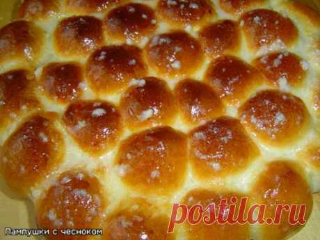 Пампушки с чесноком.