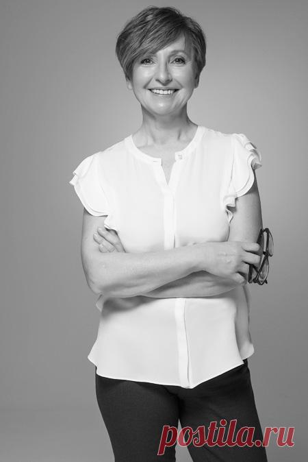 Изабель Sanchis - Компания