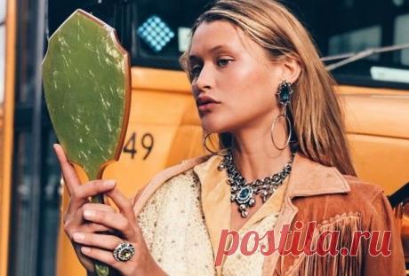 Отёки лица и тела: как убрать лишнюю жидкость из организма Если у тебя часто появляются отеки лица и тела, ты, наверное, не раз гуглила фразу "отеки - как убрать жидкость". И это логично, ведь именно застой жидкости приводит к отечности. Если это не постоянно…