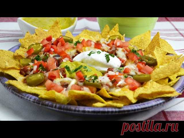 Chili Cheese Nachos - Beef & Bean Chili Nachos with Guacamole & Sour Cream Learn how to make chili cheese nachos with pico de gallo, jalapeño, guacamole and sour cream. These delicious nachos are the perfect game day snack!

► Beef & Bean Chili
https://www.youtube.com/watch?v=umWmqa-S7dc

▼ INGREDIENTS LIST:

- 200 g (7 oz) of c