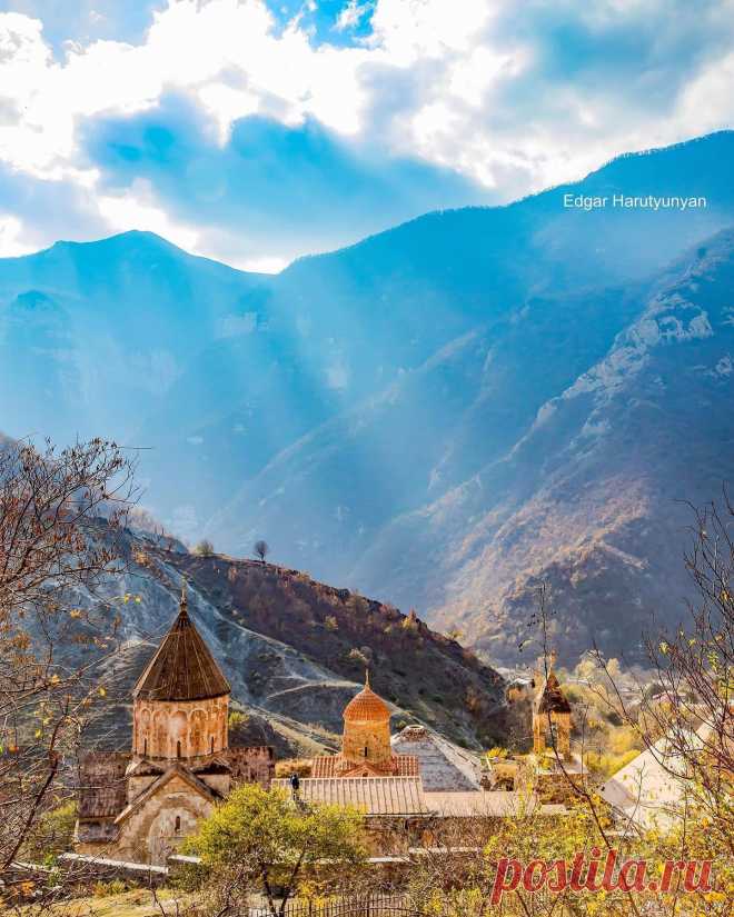 Այս կյանքում ամեն ինչ անցողիկ է,
Բայց մի բան կա հավերժ մնայուն։
Այն կարծես բուրավետ մի ծաղիկ է,
Որն այլ կերպ կոչվում է բարություն..💔🙏🏻💥

Դադիվանքն ու Քարվաճառի կապույտ երկինքը💔Բարի լույս։