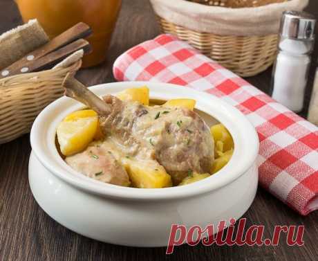 РАГУ ИЗ КУРИЦЫ В СМЕТАНЕ