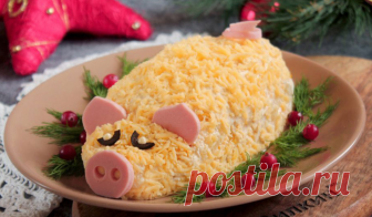 Новогодний салат свинка с курицей и ананасами – Кухарим вместе