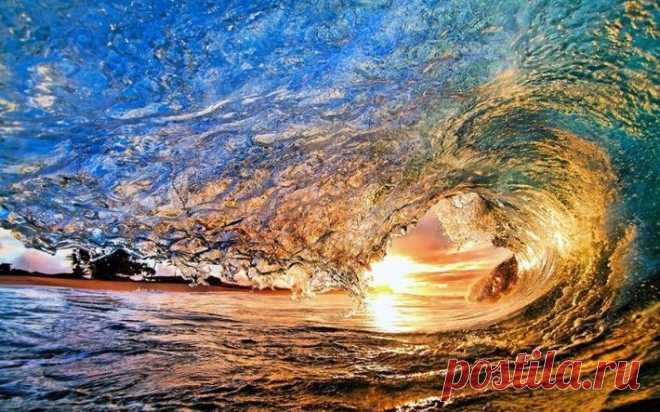 Красивые снимки из под гребня волны от Кларка Литтла