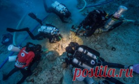 Секреты подводных кладов
Какие клады скрываются на дне морей? Как пытались поднять несуществующее золото Чёрного принца? Как ныряльщики и дайверы ищут сокровища?


#ЗагадкиИстории #корабль #клад #золото #ныряльщик #сокровище #Дзержинский