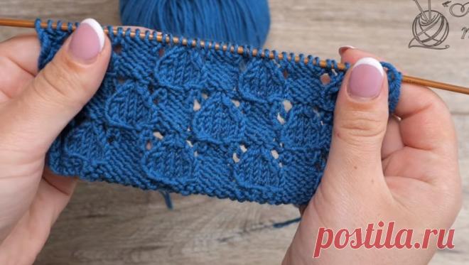 Узор спицами с объёмными симметричными «капельками» или «пламя свечи»
Объёмный узор спицами
Коса влево: снять 1 петлю на доп. спицу перед вязанием, 2 лиц., вязать 1 лиц. с доп. спицы.
Коса вправо: снять 2 петли на доп. спицу за вязанием, 1 лиц., вязать 2 лиц. с доп. спицы.
Количество петель кратно 10 + 2 петли
Вязать ряд изнаночными петлями
Вязать ряд лицевыми петлями
1-й ряд: кром. петля, *2 изн., коса вправо, коса влево, 2 изн., повторять от *, кром. петля.
2-й ряд: кром. петля, *2 лиц., 6