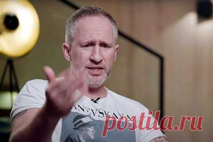 Оскар Кучера рассказал о желании уйти с интервью Дудю. Популярный российский ведущий и актер Оскар Кучера прокомментировал свое интервью журналисту и видеоблогеру Юрию Дудю (включен в реестр СМИ-иноагентов). По словам ведущего, изначально в интервью планировалось поговорить о телеканале «Муз-ТВ», сериале «Солдаты», музыке и гражданской позиции.