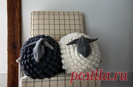 Ravelry: Bobble Sheep Pillow in Gentle Giant pattern by Purl Soho