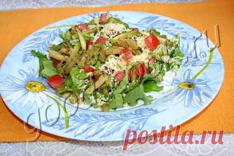 Салат с жареными кабачками