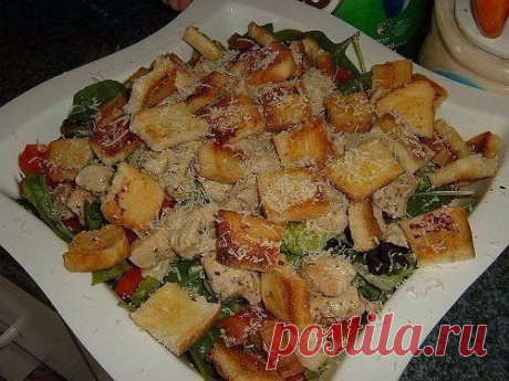 Цезарь с курицей и классическим соусом
