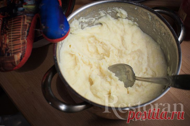 Рецепт: Картофельное  со сливками и пармезаном