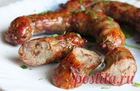 Колбаски домашние из курицы с грибами .