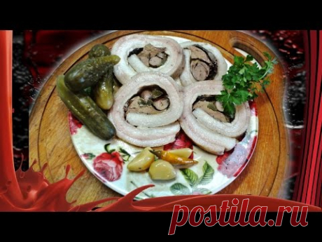 Сальной рулет с куриными потрошками.