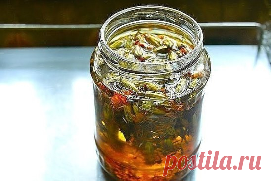 Для профилактики болезней поджелудочной железы, сахарного диабета, для укрепления сосудистой стенки и нервной системы обязательно попробуйте лекарства с бархатцами ! 
 
Рецепт №1. 
1 цветок бархатца вместе с семенами измельчить и заварить в 1 стакане кипятка. Принимать по 1/4 стакана 3-4 раза в день. 
 
При панкреатите с частыми приступами по 1 ст. ложке каждые 1-2 часа. 
 
Рецепт №2. 
При витилиго, нейродермите, псориазе, ухудшении зрения и выпадении волос. 
 
8 цветков з...