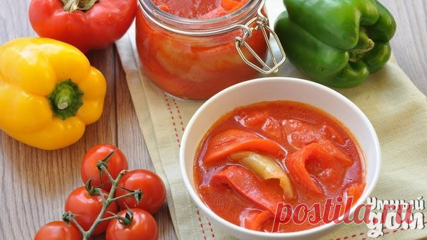 Лечо "Светлана" - Незабываемый вкус Ингредиенты Помидоры спелые,мясистые 1,5 кг. Перец толстостенный 2,0 кг. Чеснок 1 головка Перец острый 1-2 шт. Соль 2 ст.л. Сахар 0,5 ст. Уксус яблочный 4% 100 мл. Масло раст. 100мл. Как приготовить Помыть перец удалить семена,плодоножку и нарезать кубиками 2,5х2,5 см. Помидоры помыть и измельчить в мясорубке. Перелить томаты в большую кастрюлю, объемом в три-четыре раза больше, чем томата. Довести до кипения и кипятить 20 минут. Добавить соль,…