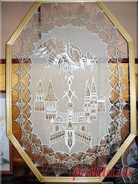 Петухи в вышивке