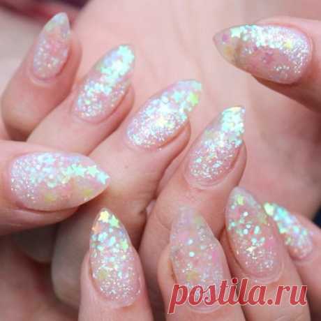 Прозрачный маникюр с блестками: идеи, трендовые варианты - Modnail.ru - Красивый маникюр ﻿﻿Нейл-арт негативного пространства или, как говорят в простонародье, прозрачный маникюр — не совсем новая концепция, но это не значит, что она не актуальна.