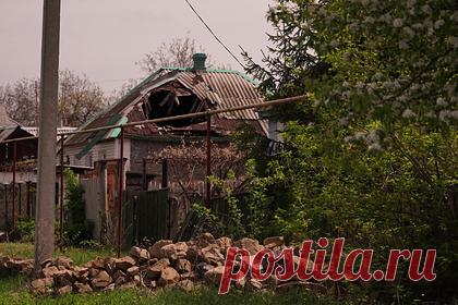 Украинские силовики открыли огонь по территории ЛНР. Украинские силовики нарушили перемирие в Донбассе и открыли огонь по территории самопровозглашенной Луганской народной республики (ЛНР). Силовики обстреляли подконтрольные ЛНР населенные пункты Калиново-Борщеватое, Первомайск и Молодежное из гранатометов различных типов.