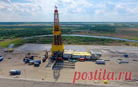 &quot;РН-Юганскнефтегаз&quot; пробурил рекордную по протяженности скважину в почти 1,5 км. Процесс бурения сопровождался инженерами &quot;РН-БашНИПИнефть&quot; (научный институт &quot;Роснефти&quot;), которые в режиме реального времени обновляли геологическую модель скважины