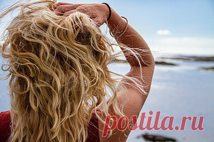 Врач раскрыла россиянкам эффективные способы отрастить волосы. Врач-трихолог, дерматолог и косметолог Татьяна Егорова раскрыла россиянкам эффективные способы, которые помогают отрастить волосы. В первую очередь доктор обратила внимание читателей на массаж. При этом она уточнила, что наиболее действенным станет процедура с помощью аппарата Дарсонваль.