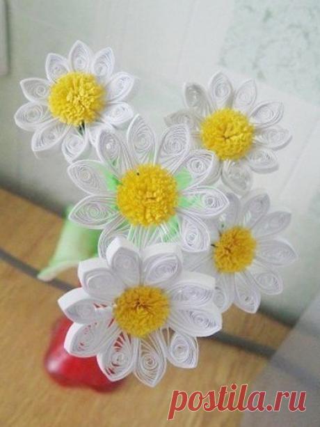 Ромашки в технике квиллинг.