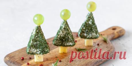 Канапе «Ёлочки» с виноградом: рецепт — Лайфхакер Приготовьте на Новый год канапе Ёлочки с сыром и виноградом. Рецепт максимально простой и быстрый. Вы сможете сделать закуску, даже если времени в обрез.