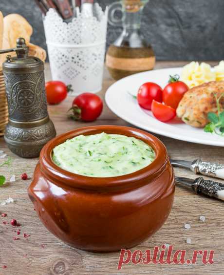 Сырный соус со шпинатом на Вкусном Блоге Вот за что люблю классические французские соусы, так за то, что на их основе можно много нового и интересного нагородить. Такого, например, как сегодняшний сырный соус со шпинатом. В основе – банальнейший бешамель, который в компании с бюджетным “российским” сыром и самым обычным замороженным шпинатом приобретает совершенно другое вкусовое “звучание”.…
